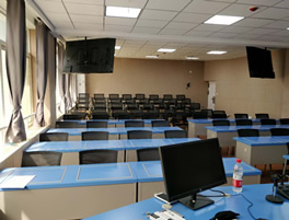 西安理工大学课桌椅