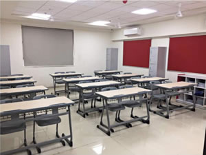 LY-8206学生课桌椅案例图片