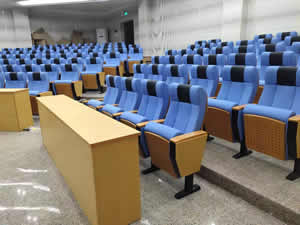 西樵中学礼堂椅图片